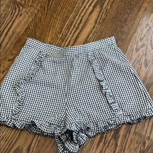 Ruffled gingham shorts